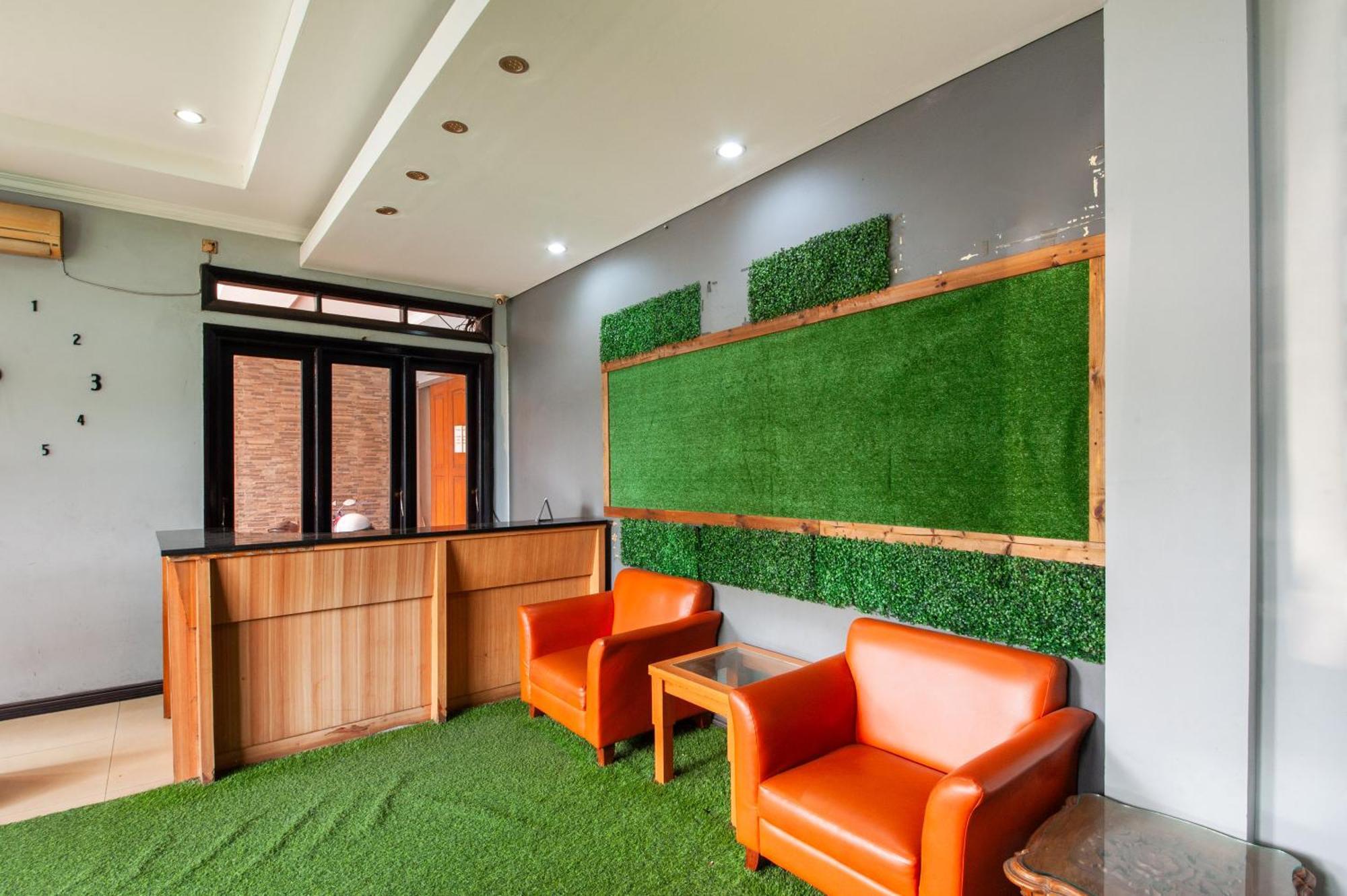 Reddoorz Plus Near Kelapa Dua Kebon Jeruk Jakarta Extérieur photo