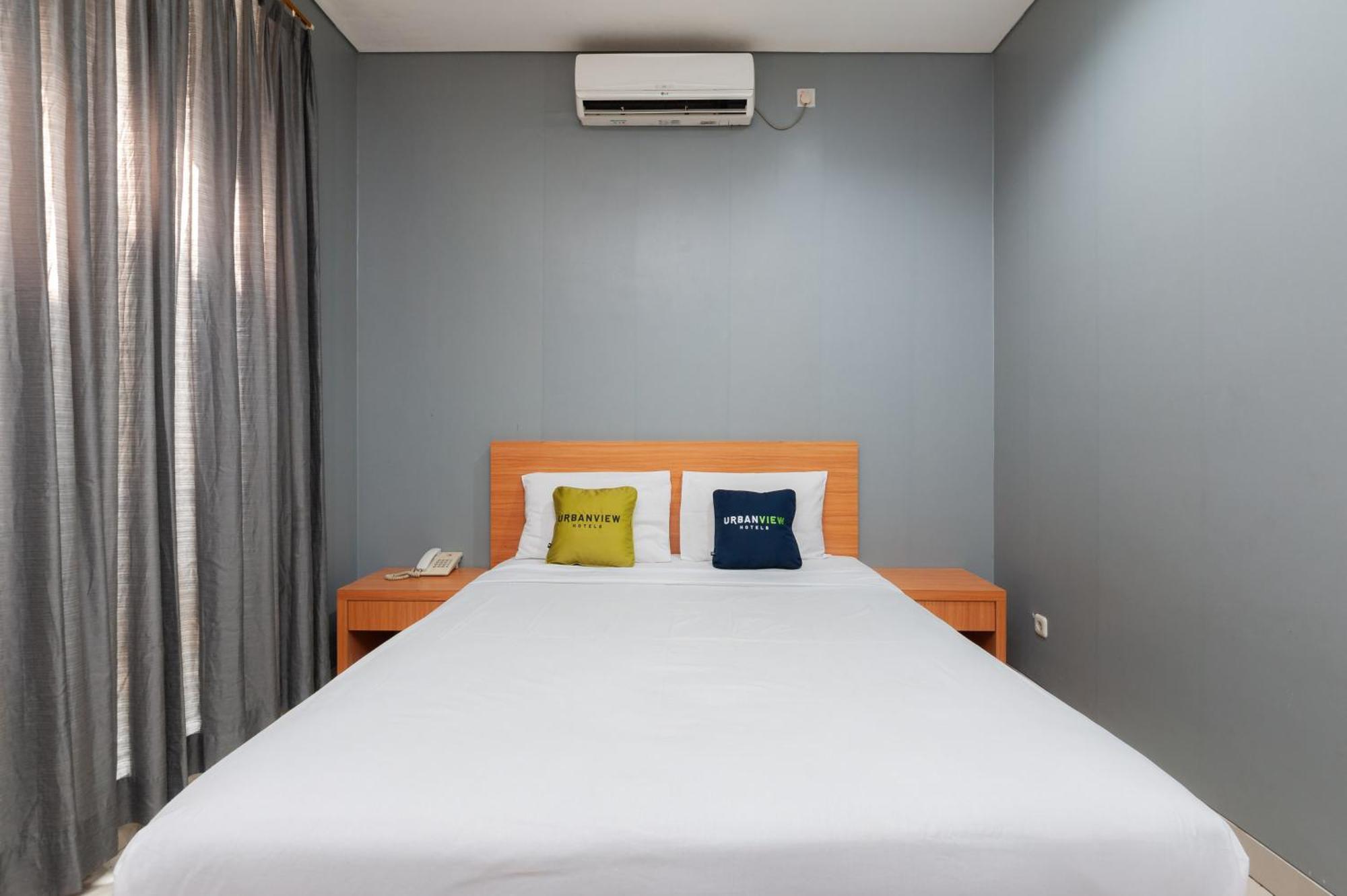 Reddoorz Plus Near Kelapa Dua Kebon Jeruk Jakarta Extérieur photo